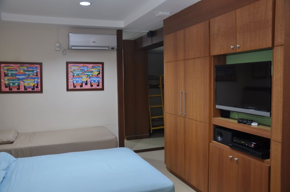 casa verde hotel and events center