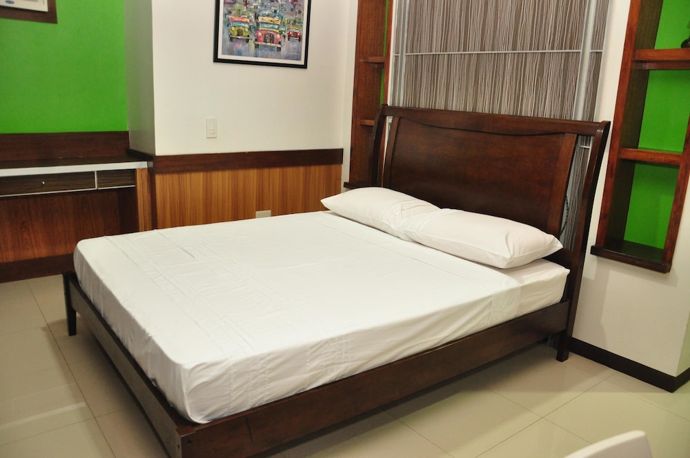 casa verde hotel and events center