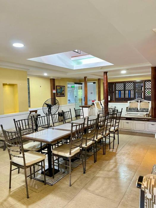 casa verde hotel and events center