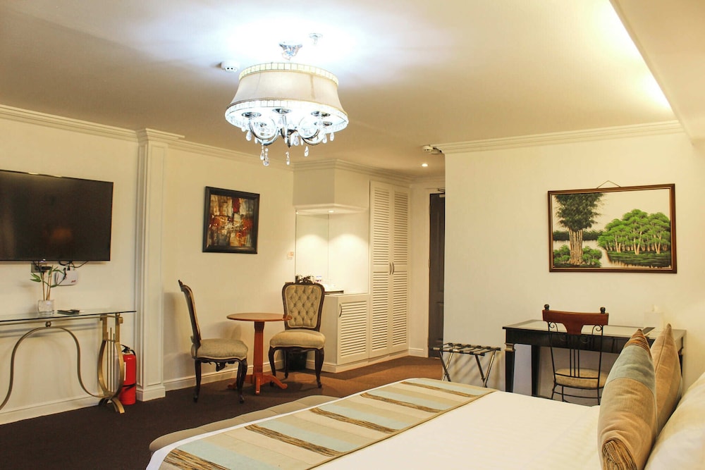 the pepperland hotel