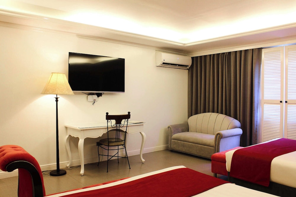 the pepperland hotel