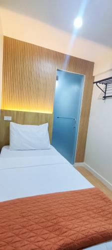 stone house hotel mabini