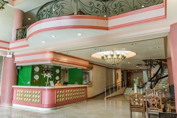 la fiesta hotel
