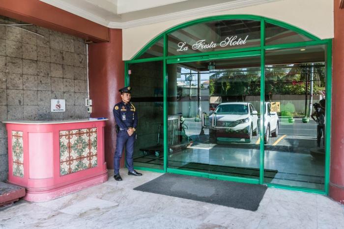 la fiesta hotel