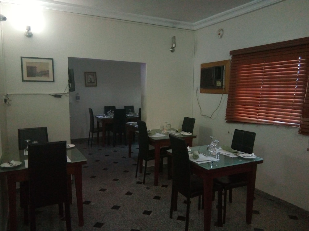 neocourts hotel