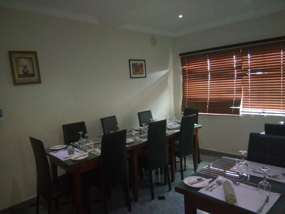 neocourts hotel