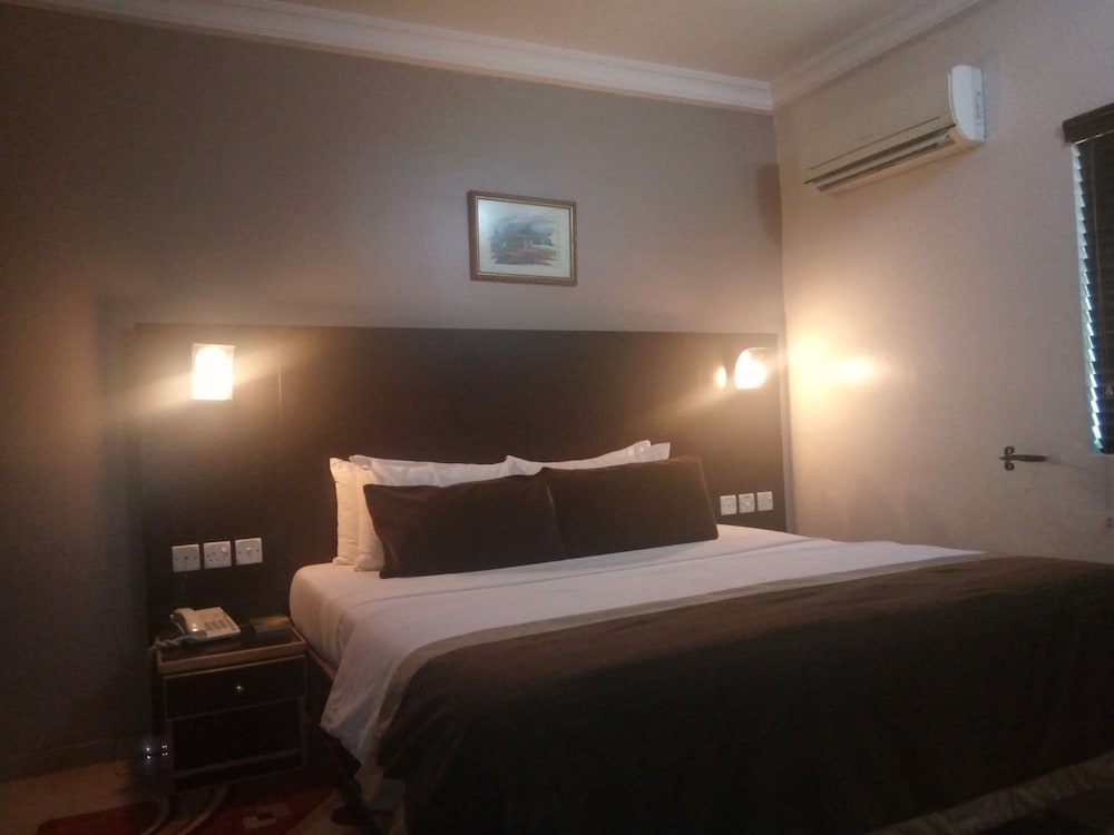 neocourts hotel