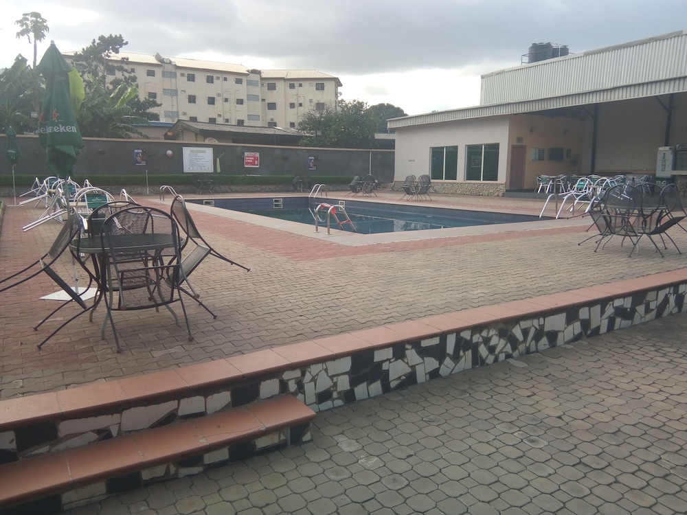 neocourts hotel