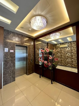 eight days boutique hotel