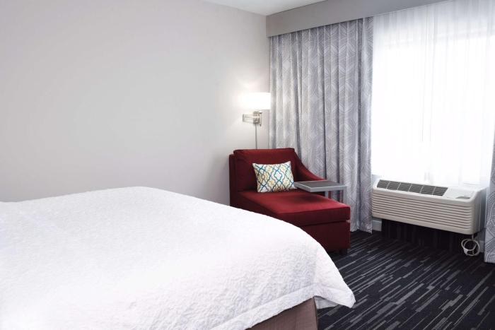 hampton inn and suites des moines urbandale