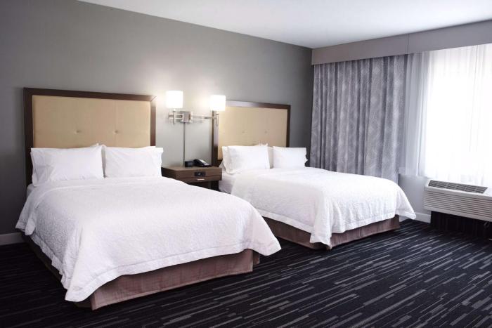 hampton inn and suites des moines urbandale