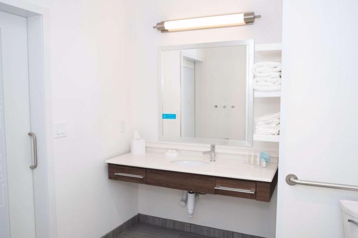 hampton inn and suites des moines urbandale