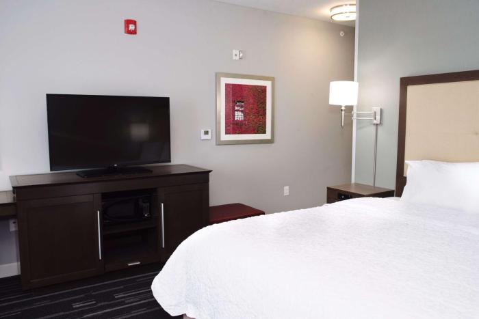 hampton inn and suites des moines urbandale
