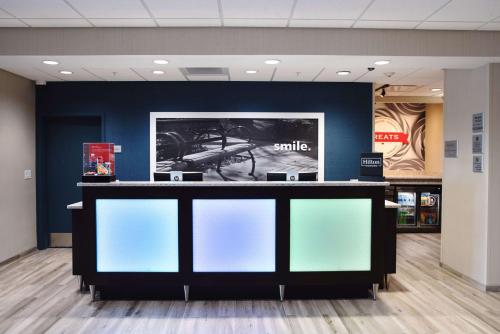 hampton inn and suites des moines urbandale
