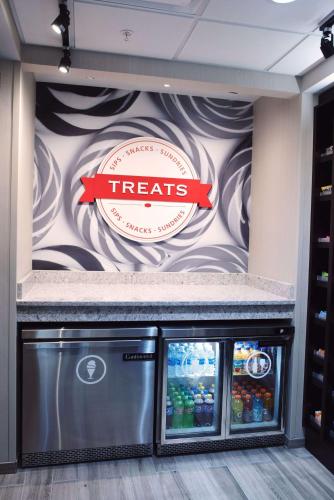 hampton inn and suites des moines urbandale