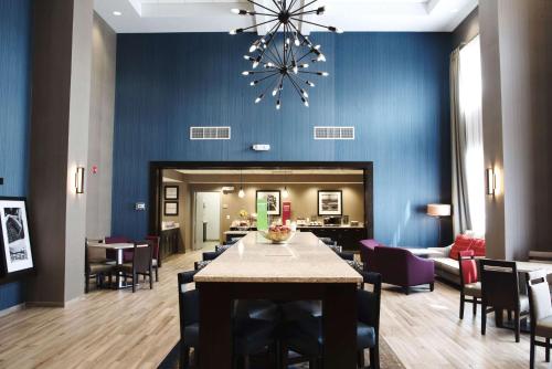 hampton inn and suites des moines urbandale