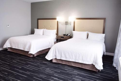 hampton inn and suites des moines urbandale