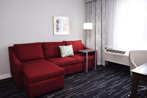hampton inn and suites des moines urbandale