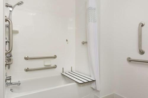 hampton inn north olmsted cleveland airport