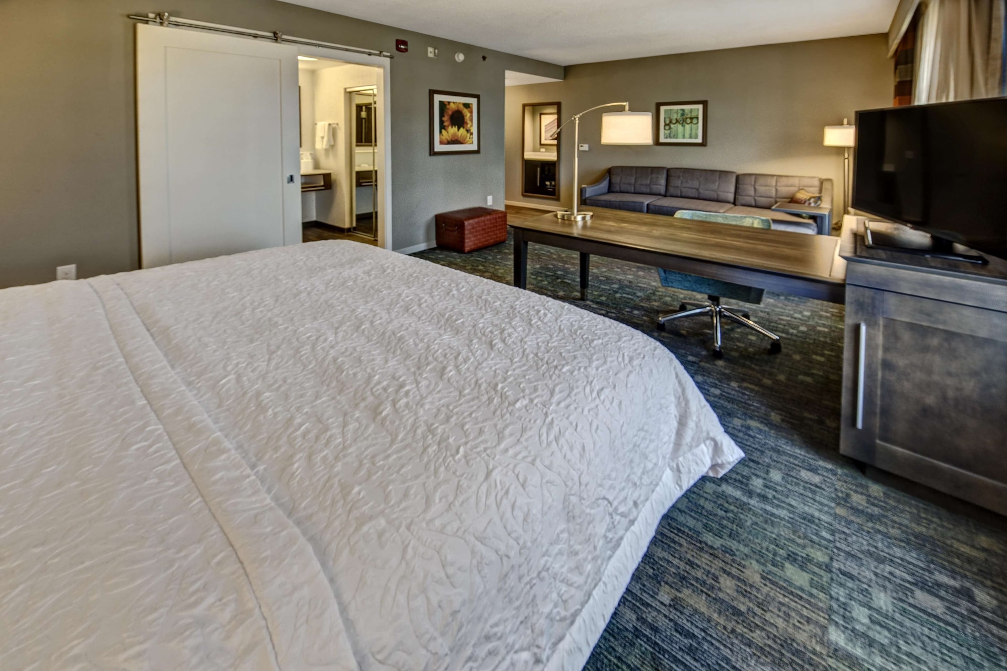 hampton inn and suites memphis germantown