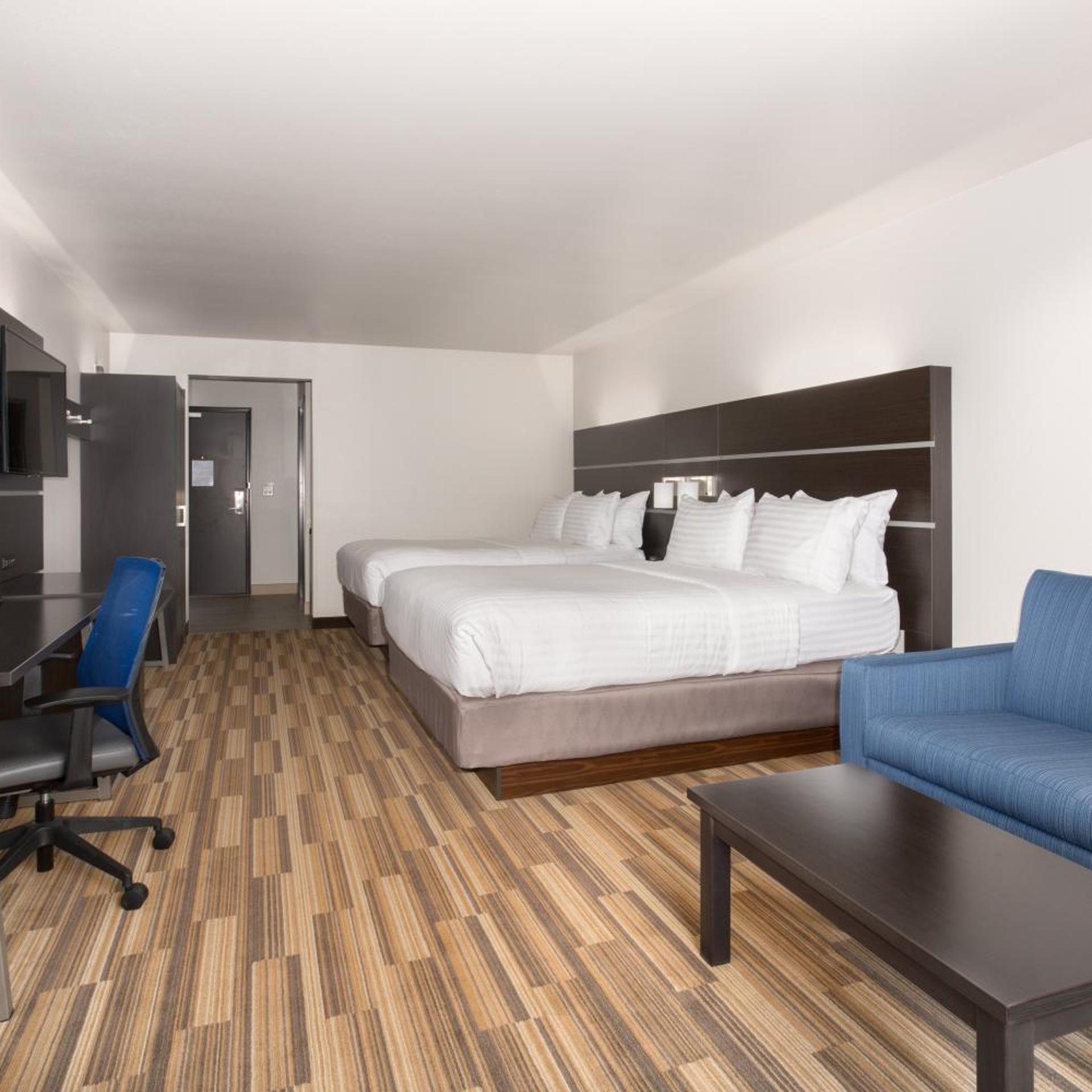 holiday inn exp and sts rapid city rushmore south
