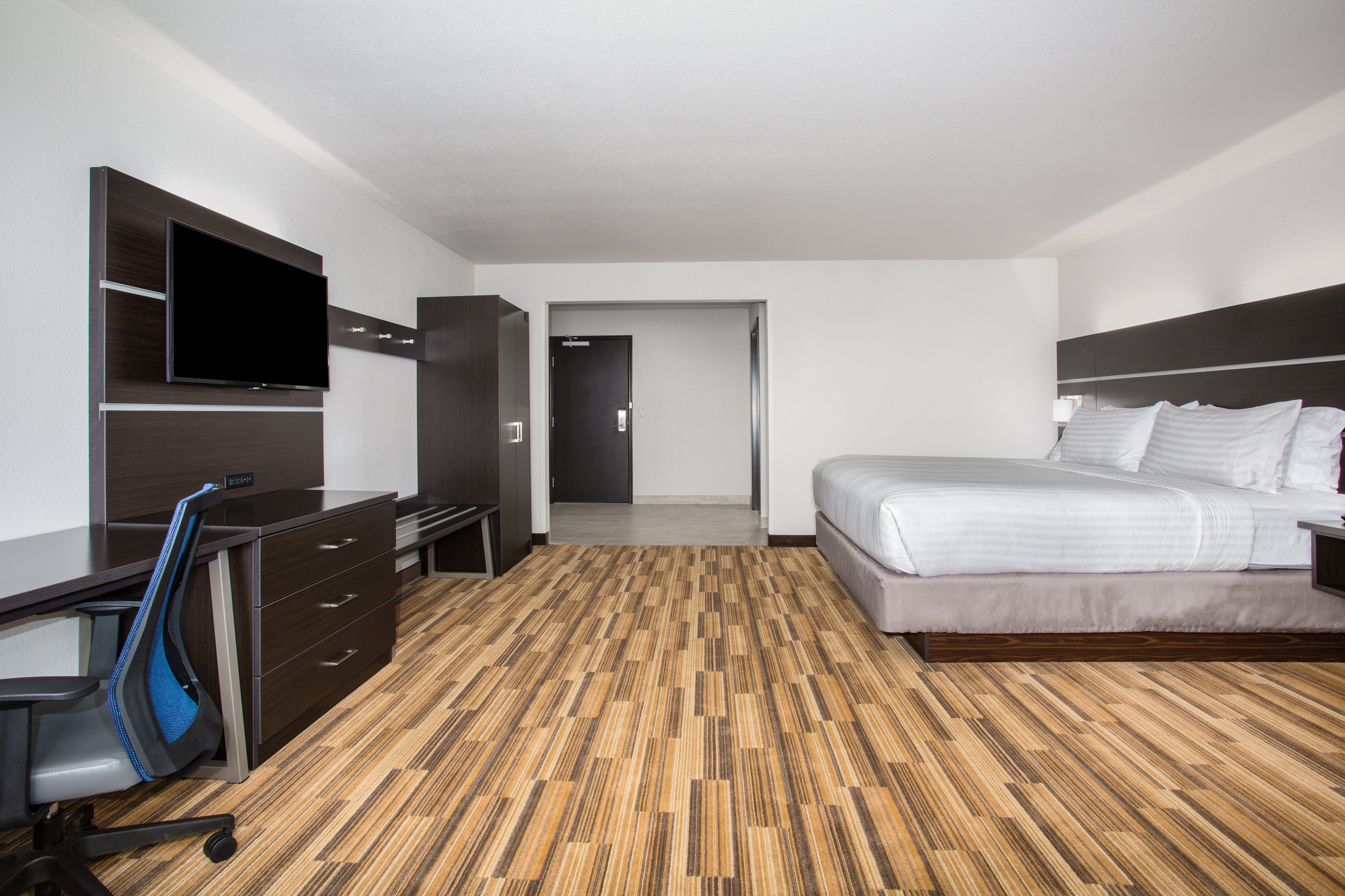 holiday inn exp and sts rapid city rushmore south
