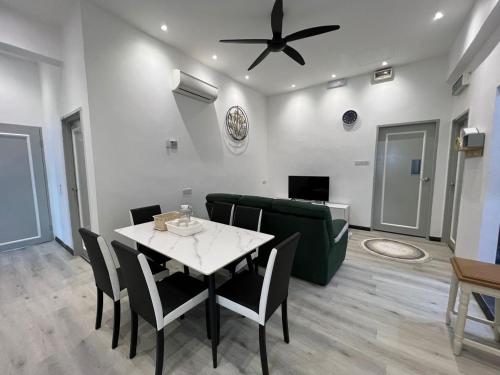 One Point Inn King Centre,Happy Garden>>Kuching,2 star