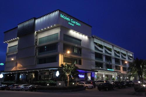 molek garden hotel