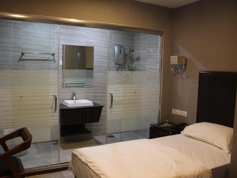 Fan Holiday Hotel,Sepang>>Kuala Lumpur,3 star