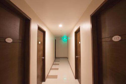 emerald suites cdo
