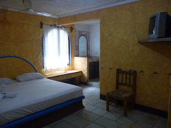 Casa Vieja,Oaxaca>>Commercial Walkway,2.5 star
