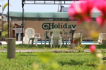 hotel holiday suites