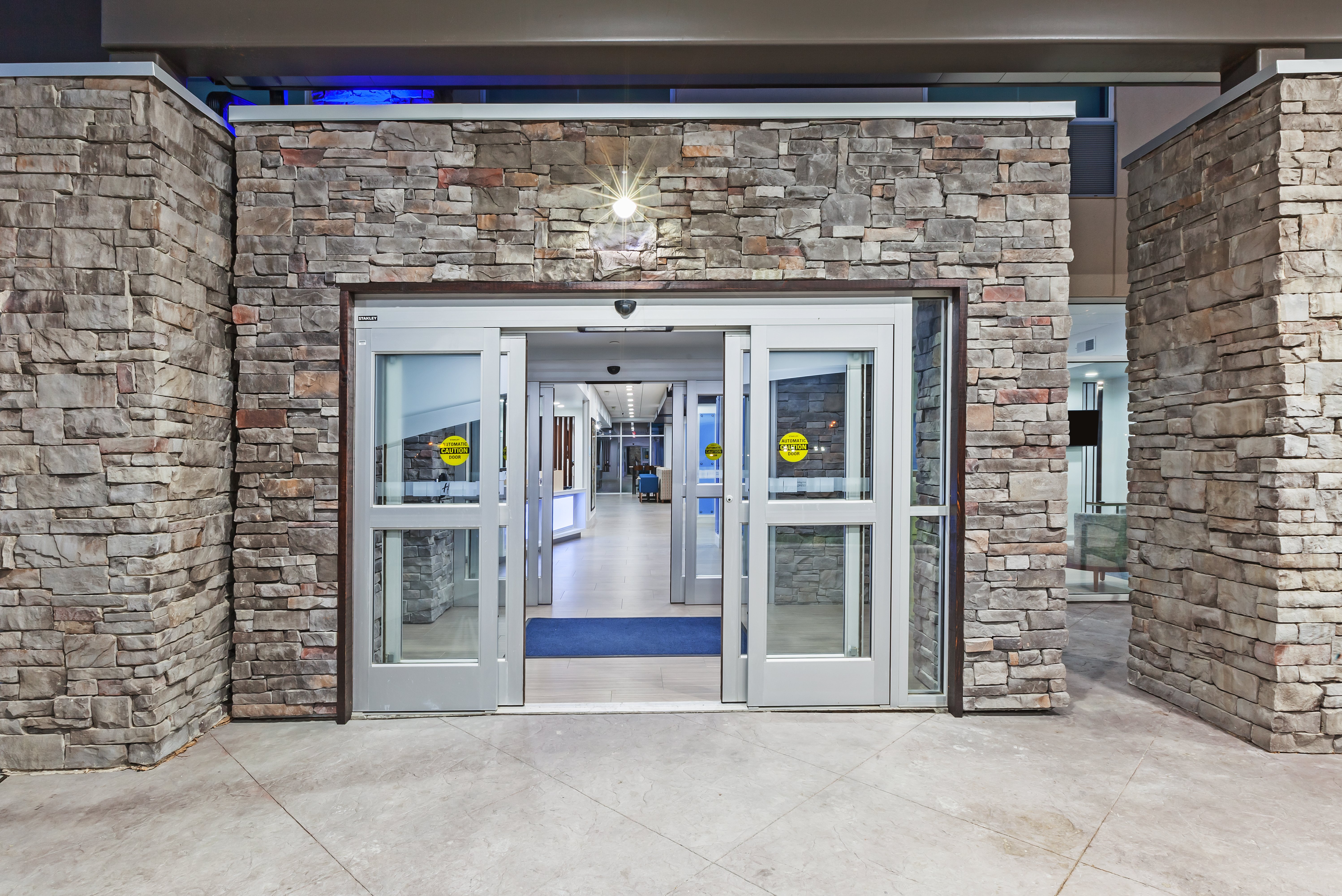 holiday inn express and suites coffeyville by ihg