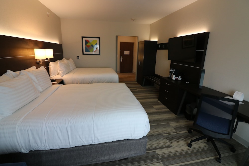 holiday inn express and suites coffeyville by ihg