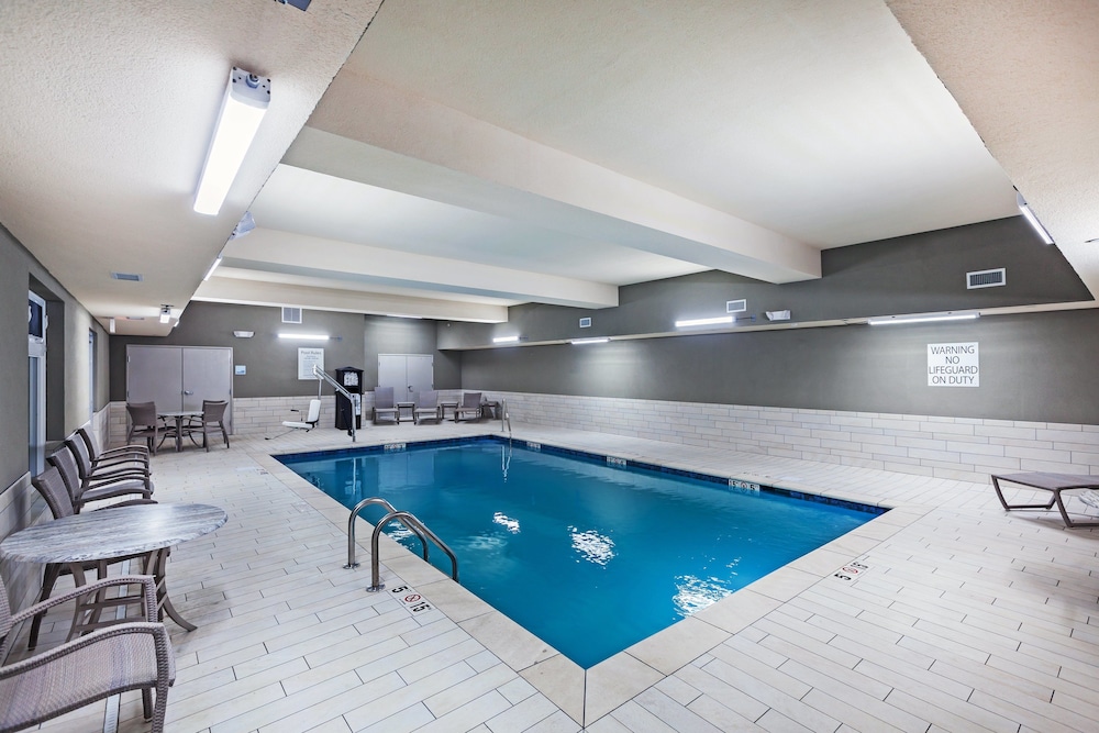 holiday inn express and suites coffeyville by ihg