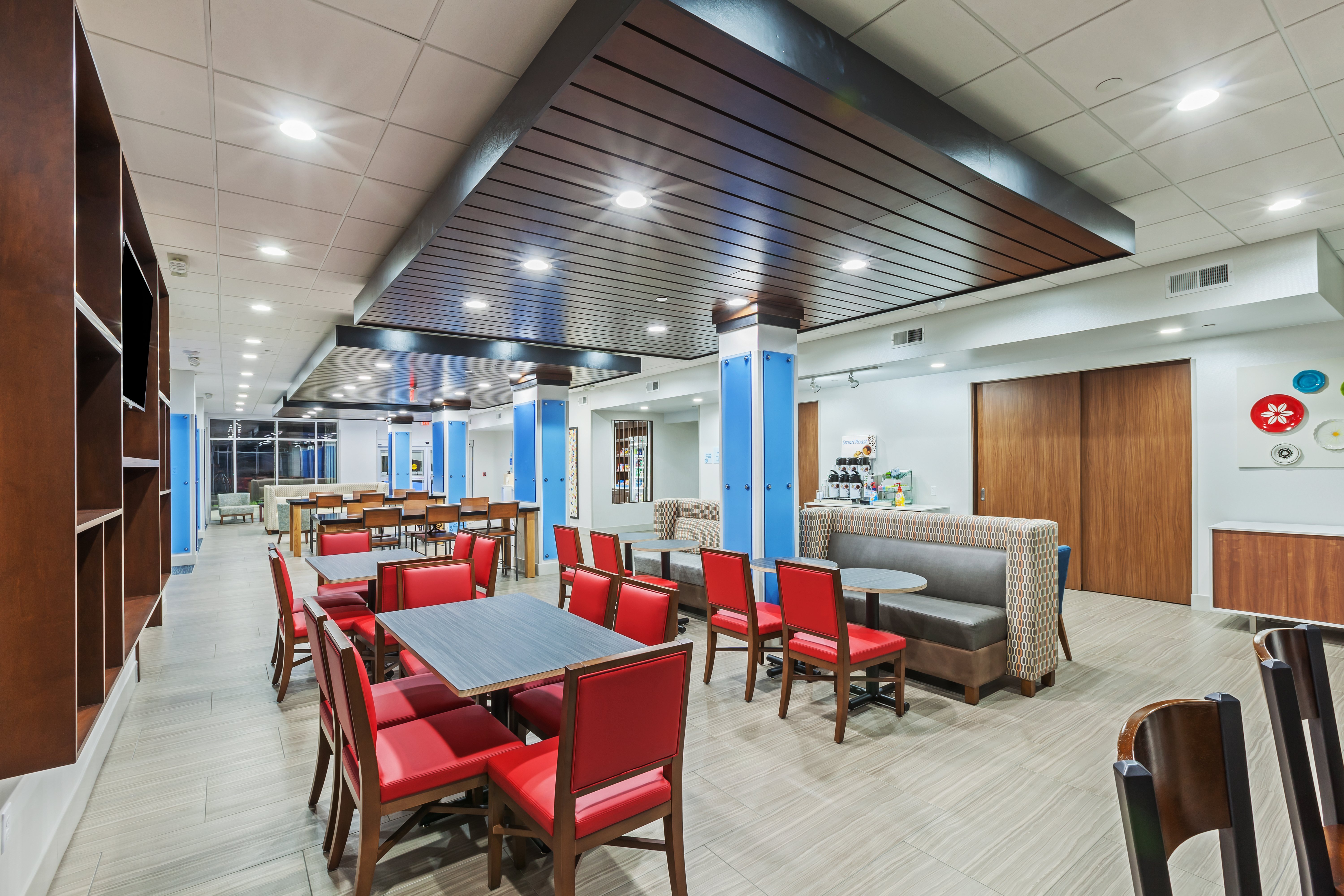 holiday inn express and suites coffeyville by ihg