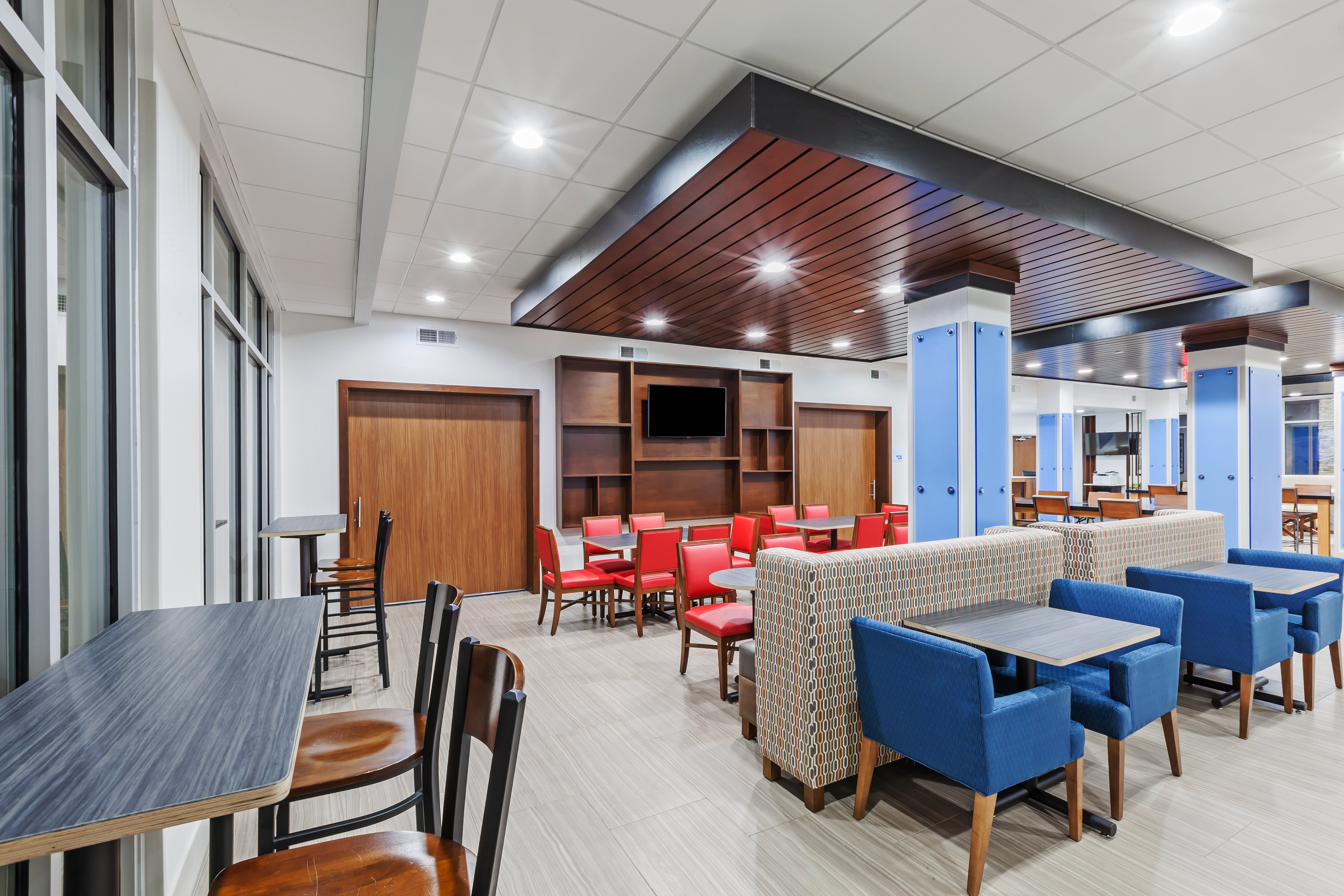 holiday inn express and suites coffeyville by ihg
