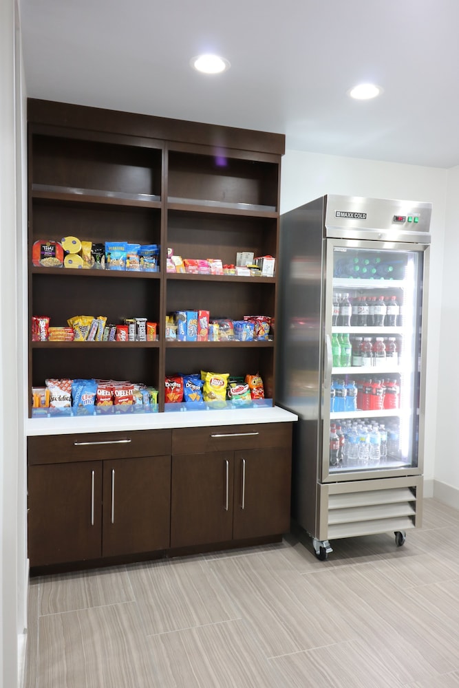 holiday inn express and suites coffeyville by ihg