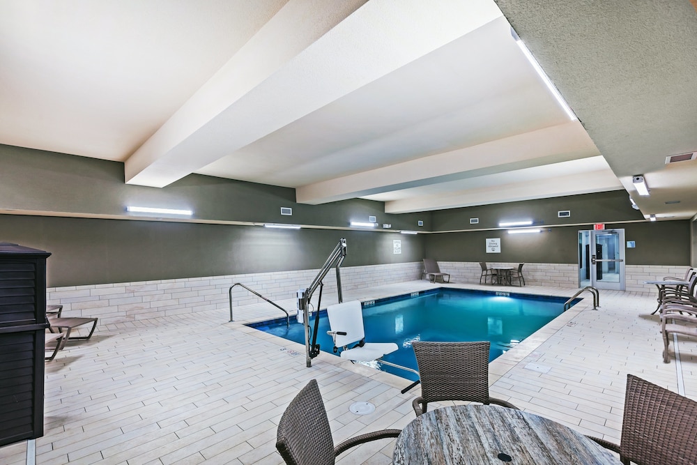 holiday inn express and suites coffeyville by ihg