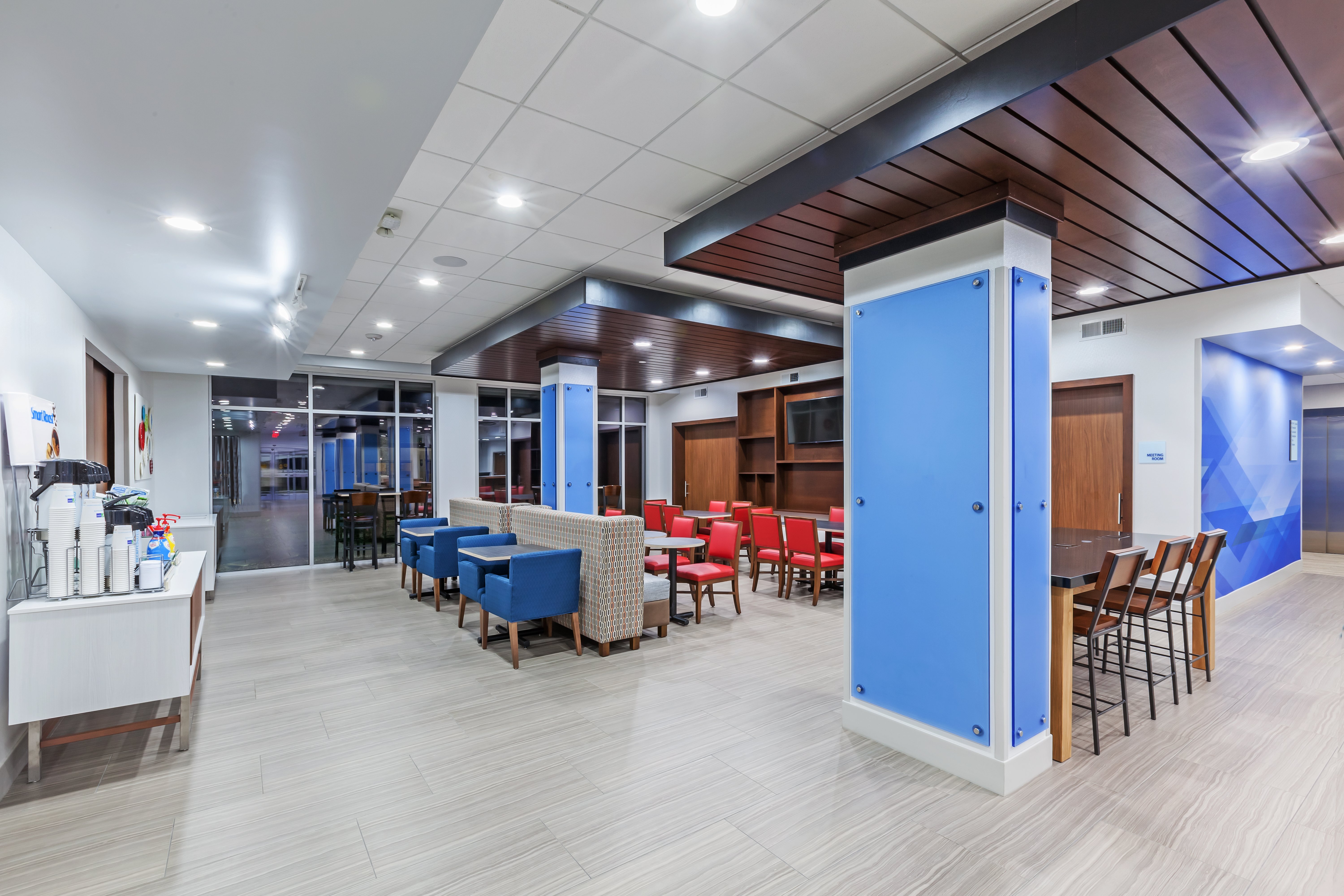 holiday inn express and suites coffeyville by ihg