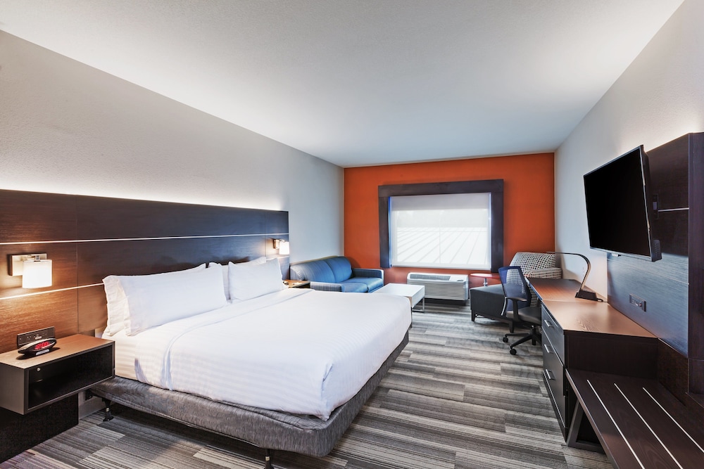 holiday inn express and suites coffeyville by ihg