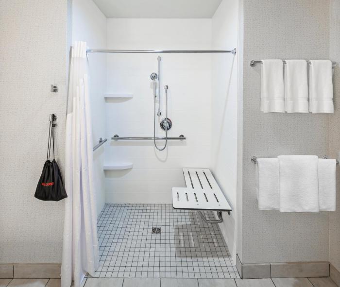 holiday inn express and suites coffeyville by ihg