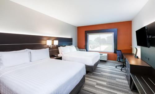 holiday inn express and suites coffeyville by ihg
