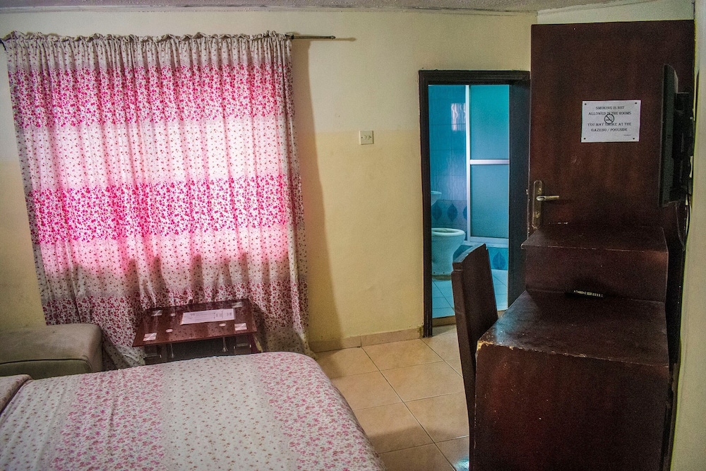 peerage retreat and resort