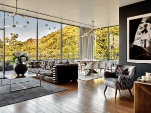 heron live hotel