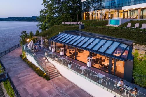 heron live hotel