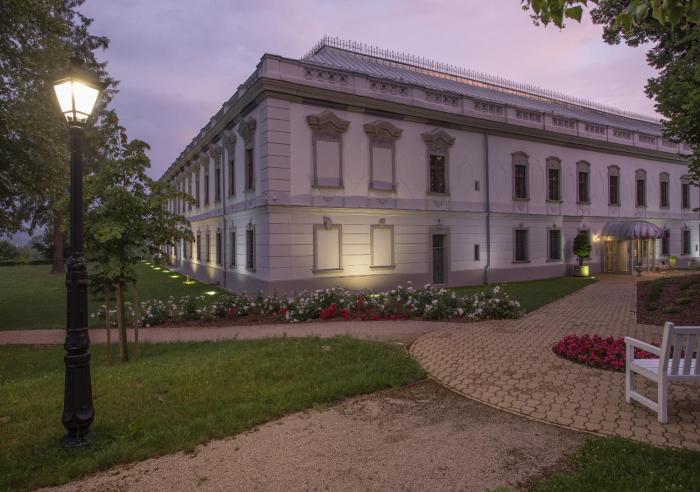 hotel and restaurant gino park palace