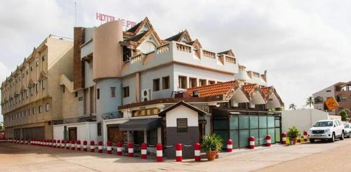 hotel le pelican