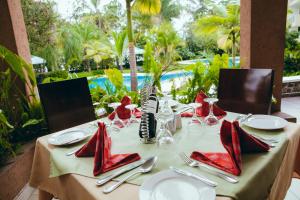 gorillas lake kivu hotel