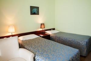 gorillas lake kivu hotel